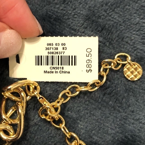 Talbots White & Gold Beaded Chunky Floral Bib Cluster Necklace - Picture 2 of 6